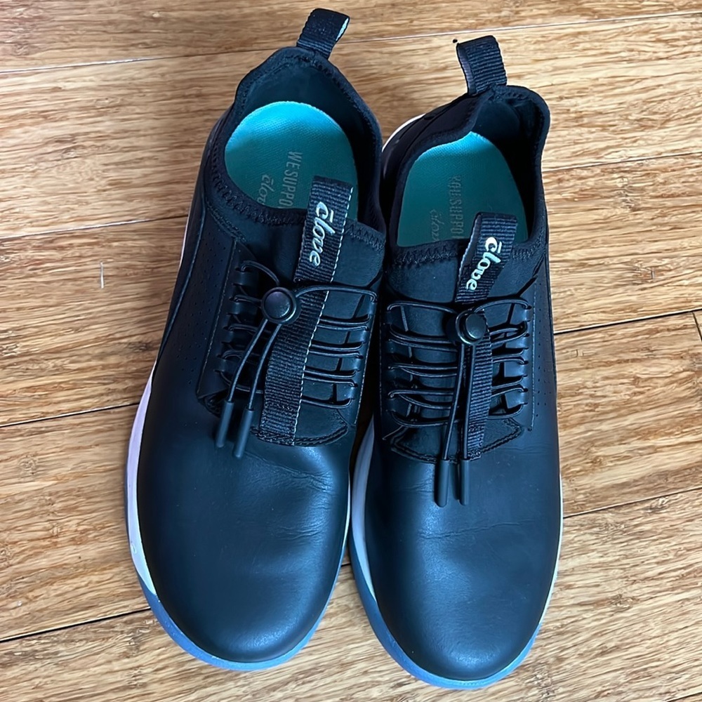 CLOVE Sneakers Black Slip Resistant sz 10 Women / 8.5 Men’s